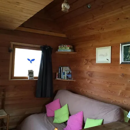 荒野中央的秘密小屋 Outines