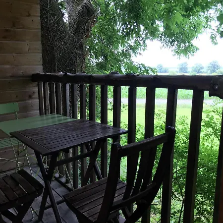 度假居 荒野中央的秘密小屋 *