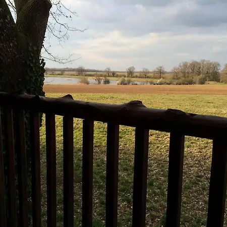 La Aux Secrets - Au Milieu De Nulle Part Outines