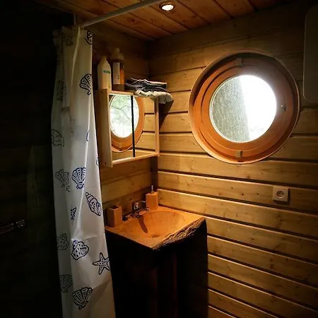 Дом отдыха La Aux Secrets - Au Milieu De Nulle Part